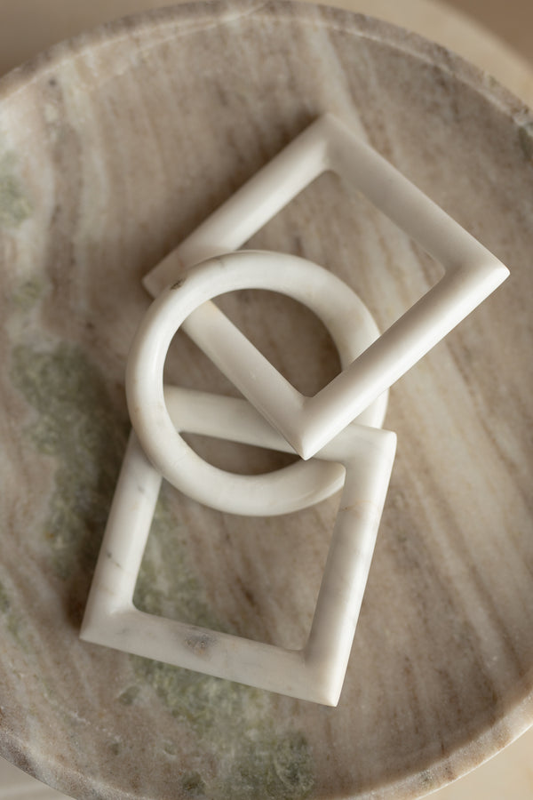 Catena geometrica in marmo